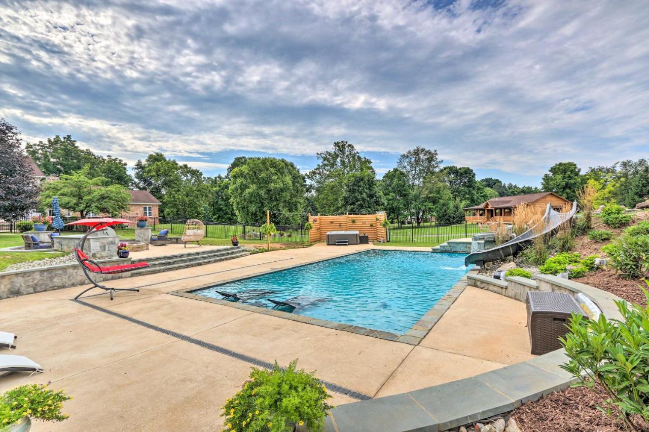 Charles Town Home With Private Pool And Hot Tub Exterior photo