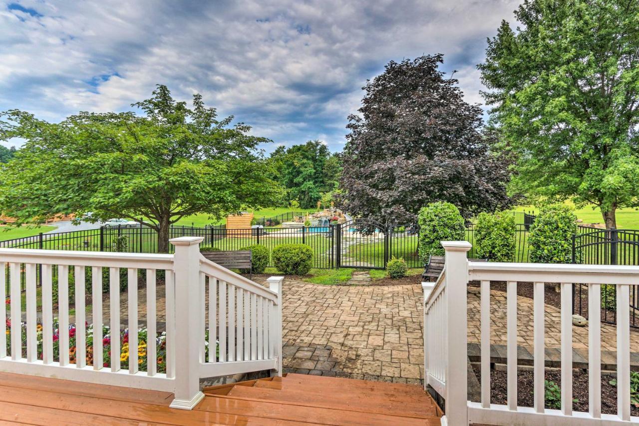 Charles Town Home With Private Pool And Hot Tub Exterior photo